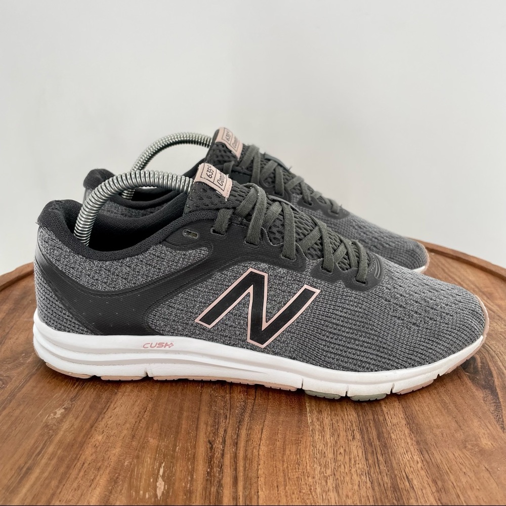 New Balance 635 V2 lightweight running shoes Woman’s size 8.5 gray/pink